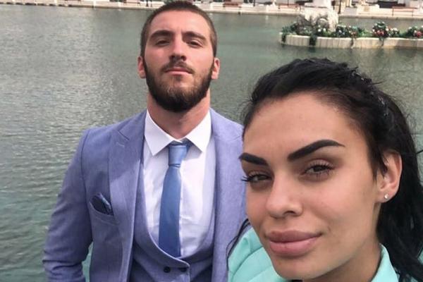 MINA OČEKUJE DA ĆE JE MENSUR ZAPROSITI NA MORU: On voli da iznenađuje to može da se očekuje od njega