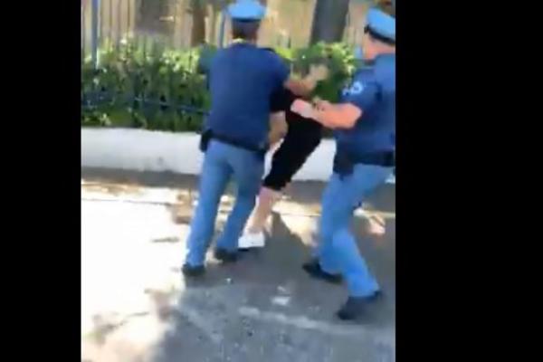 Zbog parkinga koji kontroliše mafija napadnut političar! (VIDEO)