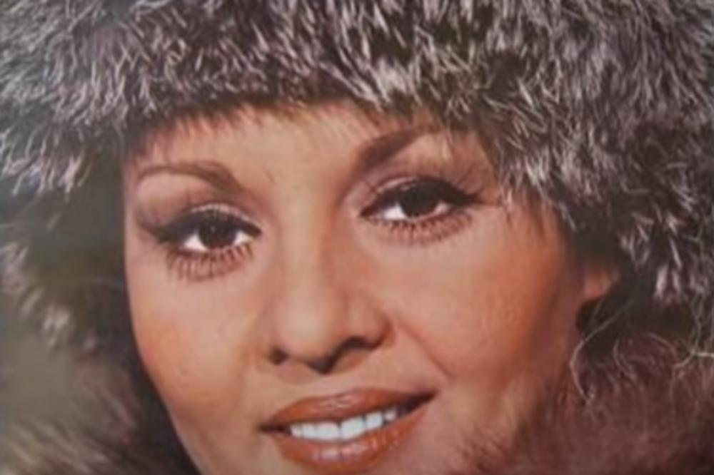 PRODAJE SE KREVET U KOM JE PREMINULA USNIJA REDŽAPOVA?! Njen brat je upravo otkrio jezivu istinu! (FOTO)