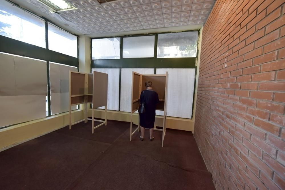 IZBORNO PROLEĆE NA POMOLU? Na odgovor opozicije još se čeka