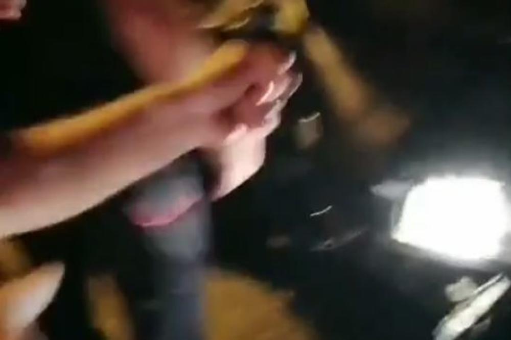 STRAVIČAN INCIDENT U CRNOJ GORI: Skupocenim BMW-om uleteo u masu ljudi koji su SLAVILI POBEDU OPOZICIJE! (VIDEO)