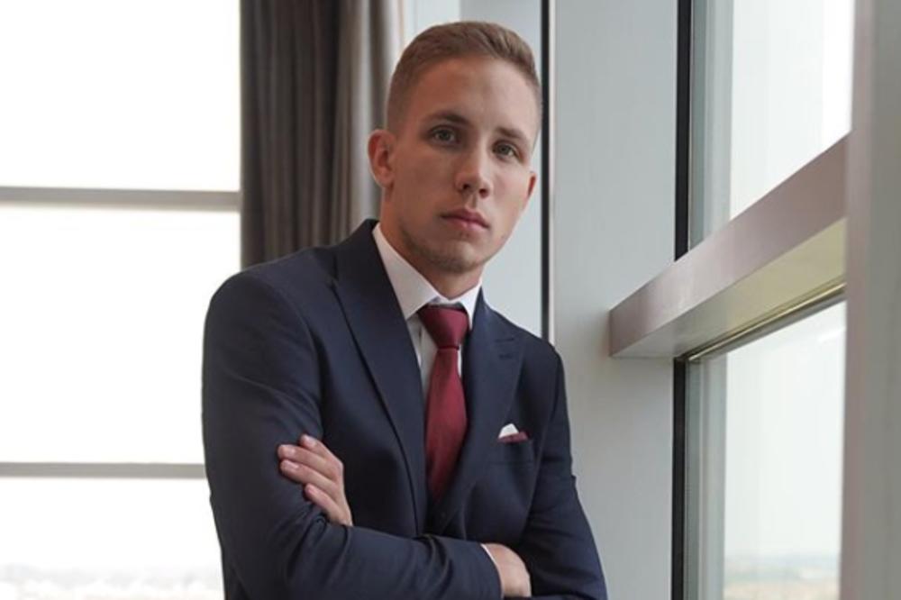 U PAROVE 9 UŠAO KLUNI MLAĐI! Lep je kao LUTKA i voli starije tete, a od Srbije ima VAŽNO PRIZNANJE kojim se PONOSI!