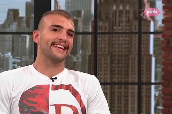 ŠTA MU JE SA LICEM, ŠOK TRANSFORMACIJA VELJKA RAŽNATOVIĆA: Svi gledaju samo jedno, EVO NA KOGA SADA LIČI (FOTO)