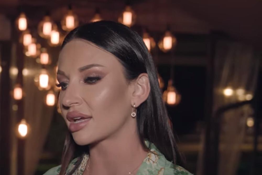 KATARINA ŽIVKOVIĆ JE POSTALA PRAVA ZVER! Svaki deo tela joj je u MIŠIĆIMA, a tek da joj vidite GRUDI...