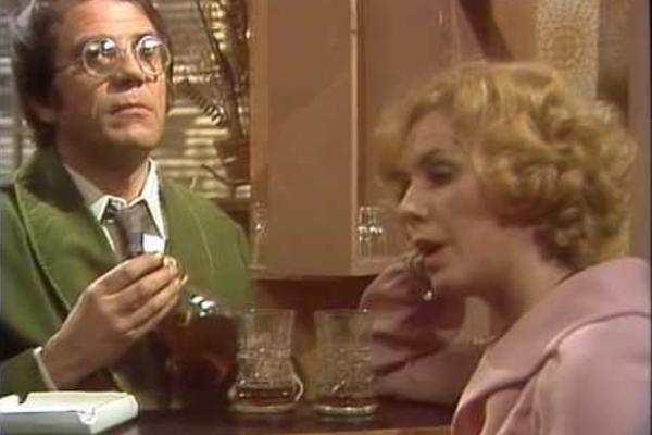 NAŠA NAJDRAŽA GLUMICA OD 90 GODINA POKUŠALA DA DIGNE RUKU NA SEBE, PROGONI JE RUŽNO DETINJSTVO! Jaukala na ulici