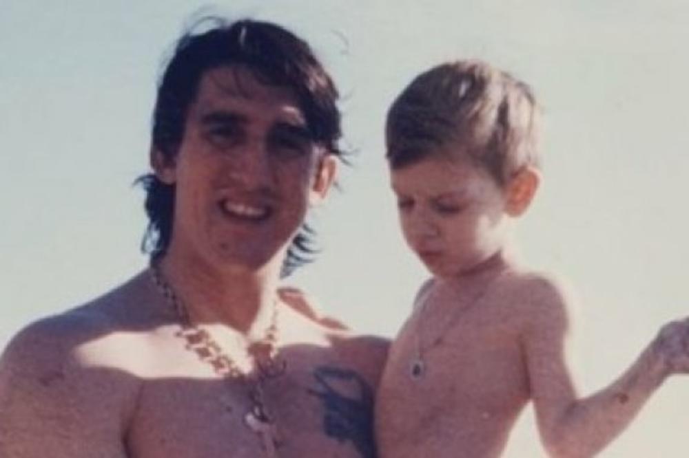 DEČAK U NARUČJU JESTE SIN KOG NIJE PRIZNAO: Ovakav je Kristijanov naslednik posle 20 godina, žene ga obožavaju