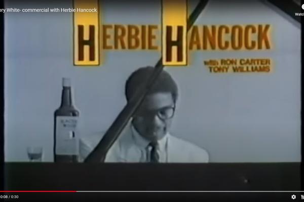 MAJLS DEJVIS, HERBI HENKOK i drugi džez velikani u reklamama za japanski viski