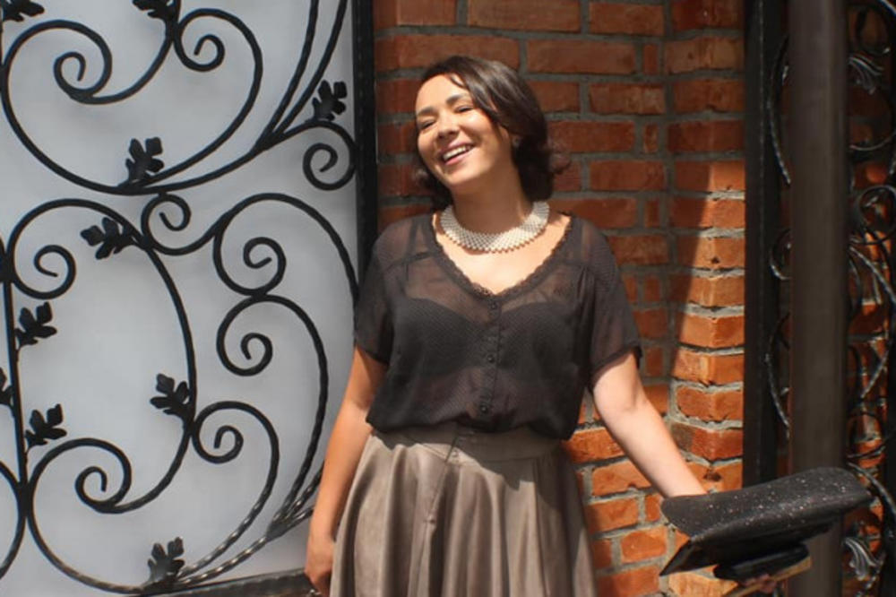 ODRIČEM SE KOSOVA, OVO NIJE NORMALNO: Poznata glumica Arifi IZLUDELA NA FEJSU, ovo ju je dovelo do SLOMA ŽIVACA