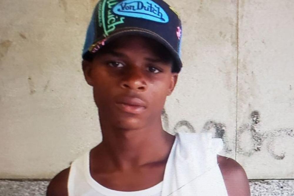 POLICAJCI U VAŠINGTONU UBILI CRNOG DEČAKA! Ovo je Dion Kej, nedavno je napunio 18 godina!