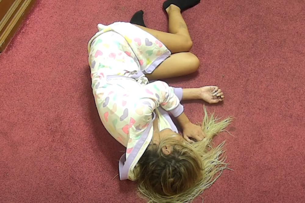 KAKAV HOROR! Na njen STAN je bačen MOLOTOVLJEV KOKTEL, zapalili su joj 2 automobila i sve to zbog OŽENJENOG DEČKA!