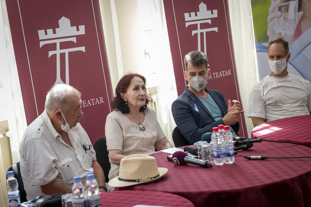 Novi tvrđava teatar - Čortanovci 4. - 8. septembra: Odbrana zagrljaja