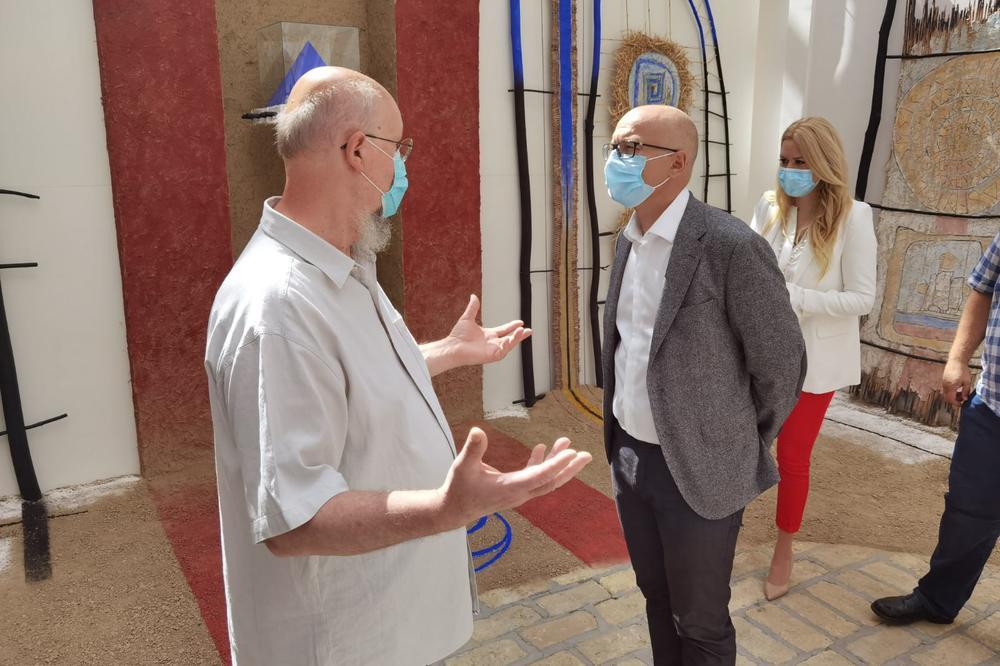 AKO NEMATE BAZU U KULTURI I DUHOVNOSTI, NEĆETE NI U ČEMU USPETI: Vučević obišao muzej u Novom Sadu!