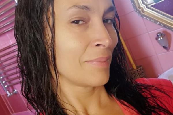 SEĆATE LI SE IVANE BANFIĆ? DANAS IMA 50 GODINA, SVUDA STRIJE I CELULIT! Ne izgleda kao nekad, telo joj se opustilo