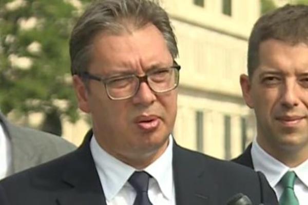 VUČIĆ PORUČIO NOVINARIMA: Neću da nagađam o sastanku sa Trampom, ali šanse su DOBRE