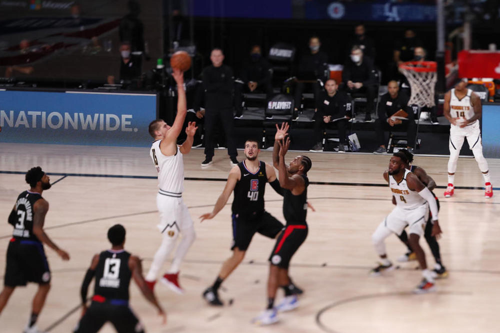 DRAMA U DENVERU! JOKIĆ POVREĐEN! Srbin pod znakom pitanja za treći meč protiv Klipersa!