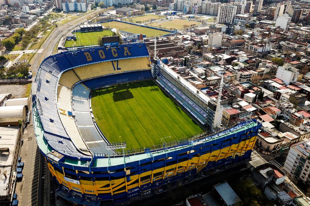 UŽAS ZA TROSTRUKE ŠAMPIONE SVETA U FUDBALU: 18 pozitivnih fudbalera, ceo tim mora u izolaciju! (FOTO)