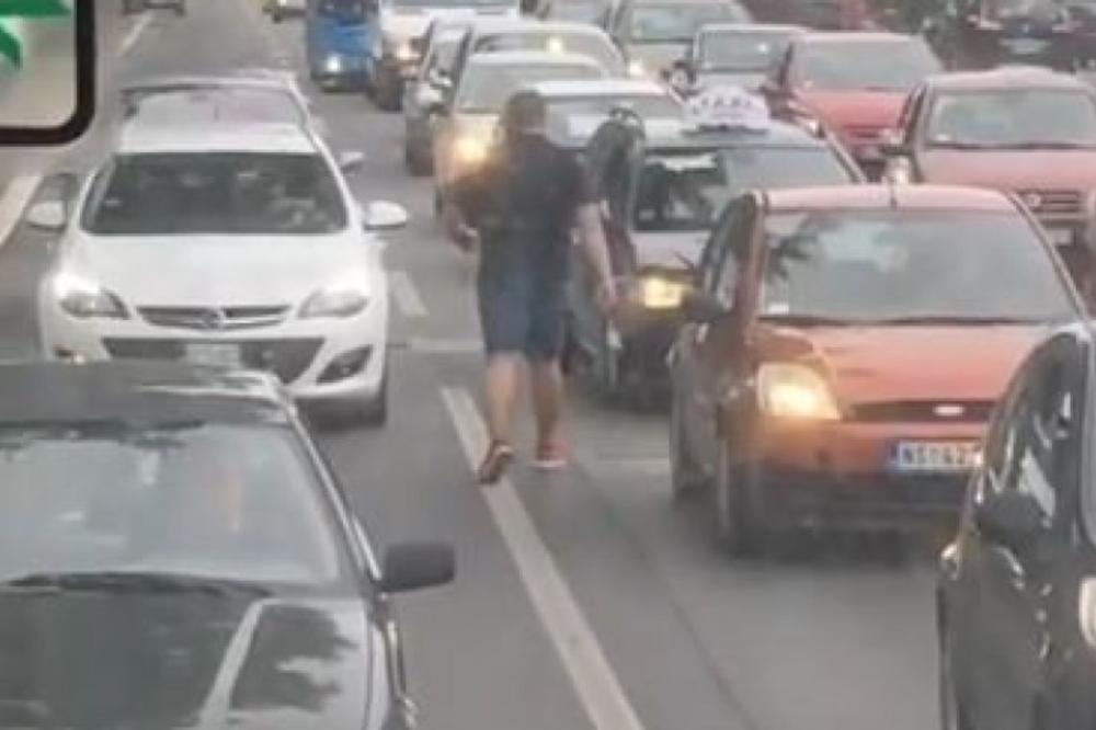 ŠOK SNIMAK NAM STIŽE IZ NOVOG SADA: Siledžija razbio staklo na autobusu, a onda... PA GDE ĆEŠ, DRUŽE? (VIDEO)