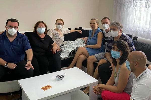 MINA I ALEKSANDAR SU SE UPOZNALI U NIŠKOM KLINIČKOM CENTRU, TAMO SU SE I ZAVOLELI: Sad je stigla sjajna vest