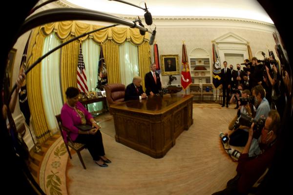 OVDE ĆE SE DANAS RUKOVATI TRAMP I VUČIĆ: Ovalni kabinet i Ruzveltova soba su 2 mesta gde se donose KLJUČNE ODLUKE