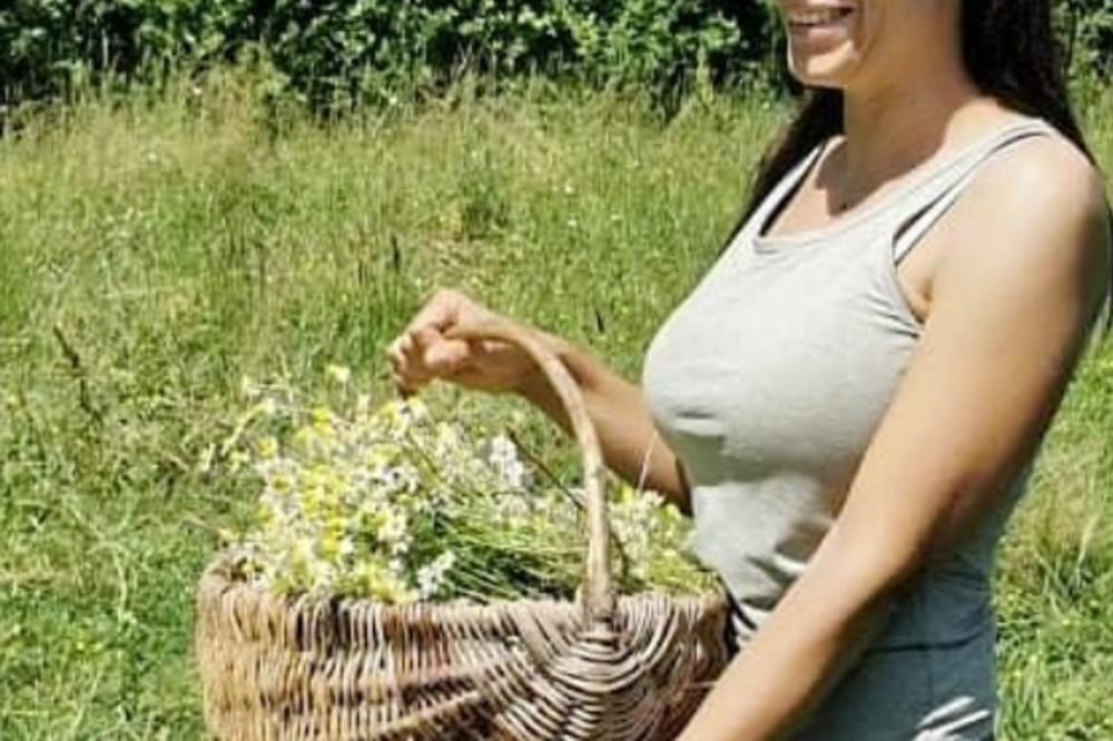 ŽIVI U KUĆICI OD GLINE, SIROMAŠNO SE HRANI, A BILA JE NAJVEĆA JUGOSLOVENSKA ZVEZDA! Pevačica posle POBAČAJA nestala