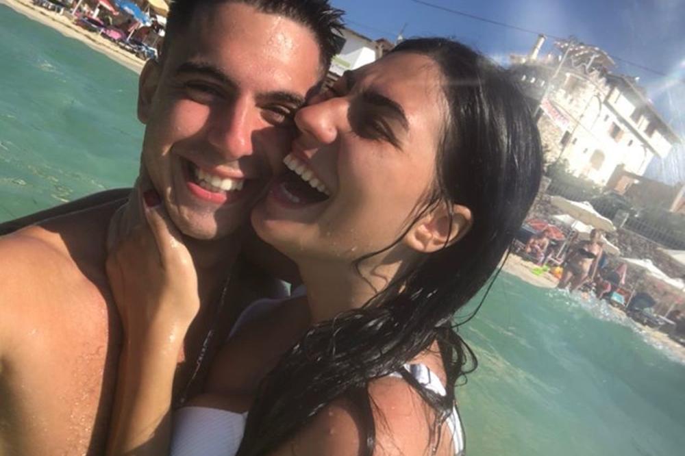 Filip je za Espreso.co.rs otkrio da li se kaje što je letovao u Albaniji: Detaljan opis plaža, hrane i smeštaja!