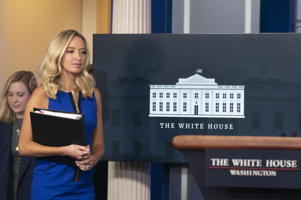 I TRAMPOVA PORTPAROLKA POZITIVNA NA KORONU: Situacija u Beloj kući ALARMANTNA, svi su u OPASNOSTI