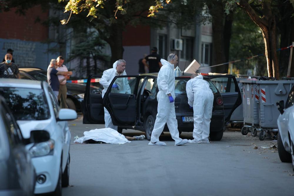 STRAŠNE FOTOGRAFIJE SA MESTA ZLOČINA: Ubijen mladić (18) ostao da leži u LOKVI KRVI!
