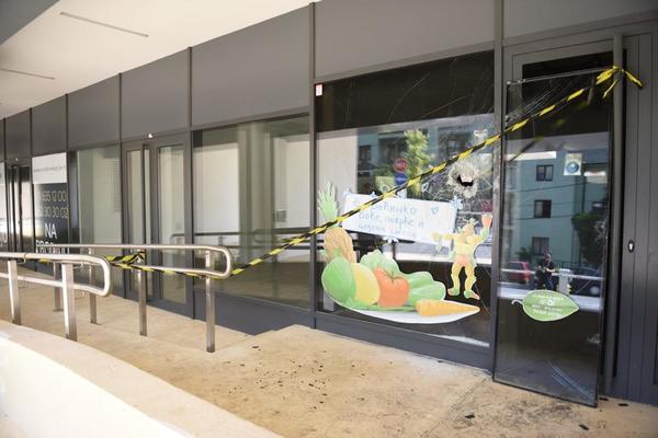 OVDE SU BAČENI MOLOTOVLJEVI KOKTELI: To je sve odgovor na BANJIČKI OBRAČUN, 3 BRATA PALA ZBOG LIKVIDACIJE