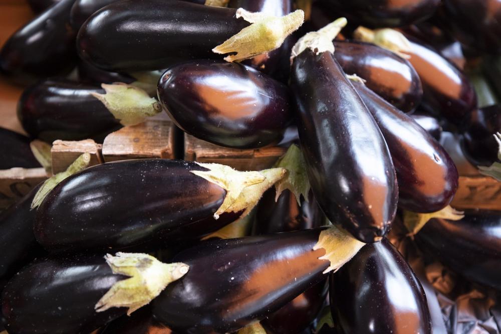 IDEALAN DEO ISHRANE ZA JESENJE DANE: Plavi patlidžan SJAJAN je izvor vitamina i minerala