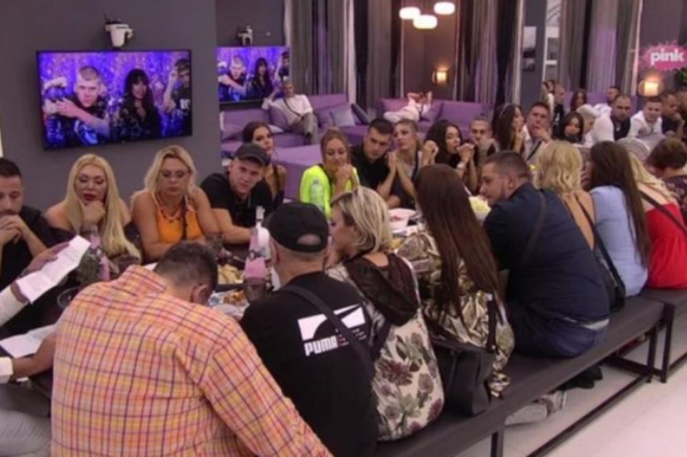 EVO KO VEČERAS VANREDNO ULAZI U ZADRUGU 4! Kada je vide na vratima odmah će da POBEGNU po ćoškovima! (FOTO)