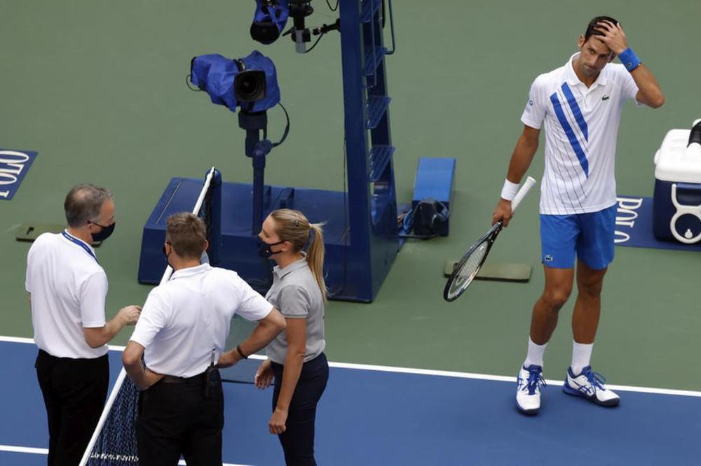 NOVAK JE NEGATIVAC KOJI ŽELI DA UBIJE BAMBIJA: Skandalozne reči na Đokovićev račun! (FOTO)