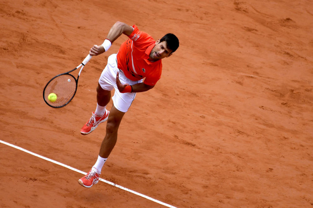 AKO NEKO MOŽE DA SMIRI NOVAKA I POVRATI GA MENTALNO, ONDA JE TO ON: Đokoviću stigao čuvar u Rim!