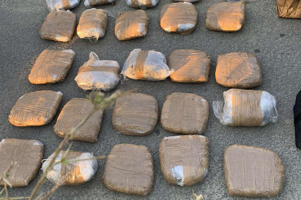 SPEKTAKULARNO HAPŠENJE! Vojnik i policajac rasturali drogu po Srbiji! Evo kako su i ušli u narko biznis