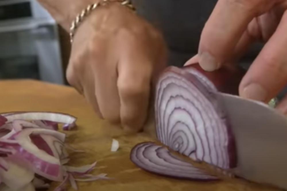 DA LI CRVENI LUK MOŽE DA POMOGNE U BORBI SA HOLESTEROLOM? Nova NAUČNA ISTRAŽIVANJA dala ODGOVOR na ovo pitanje