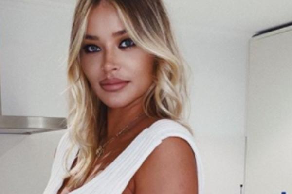 SOFIJI NAKON POROĐAJA STIGLO IZNENAĐENJE U BOLNICU! Ovo što su joj doneli nosi jednu JAKU SIMBOLIKU (FOTO)