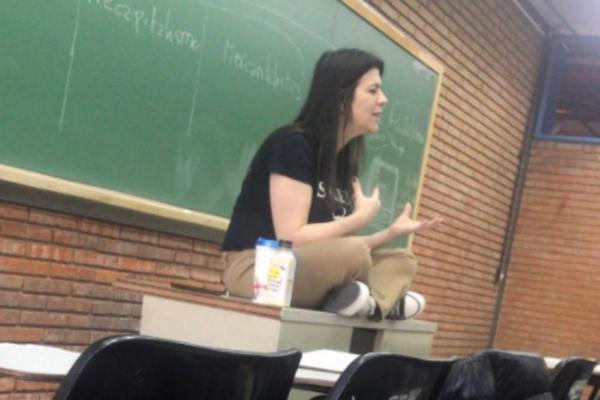 PROFESORKA UMRLA USRED ONLAJN PREDAVANJA: Nije mogla da diše zbog korone! NIJE JOJ BILO SPASA