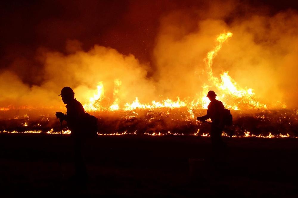 VANREDNA SITUACIJA U AMERICI: Džinovski požari GUTAJU celu jednu DRŽAVU!