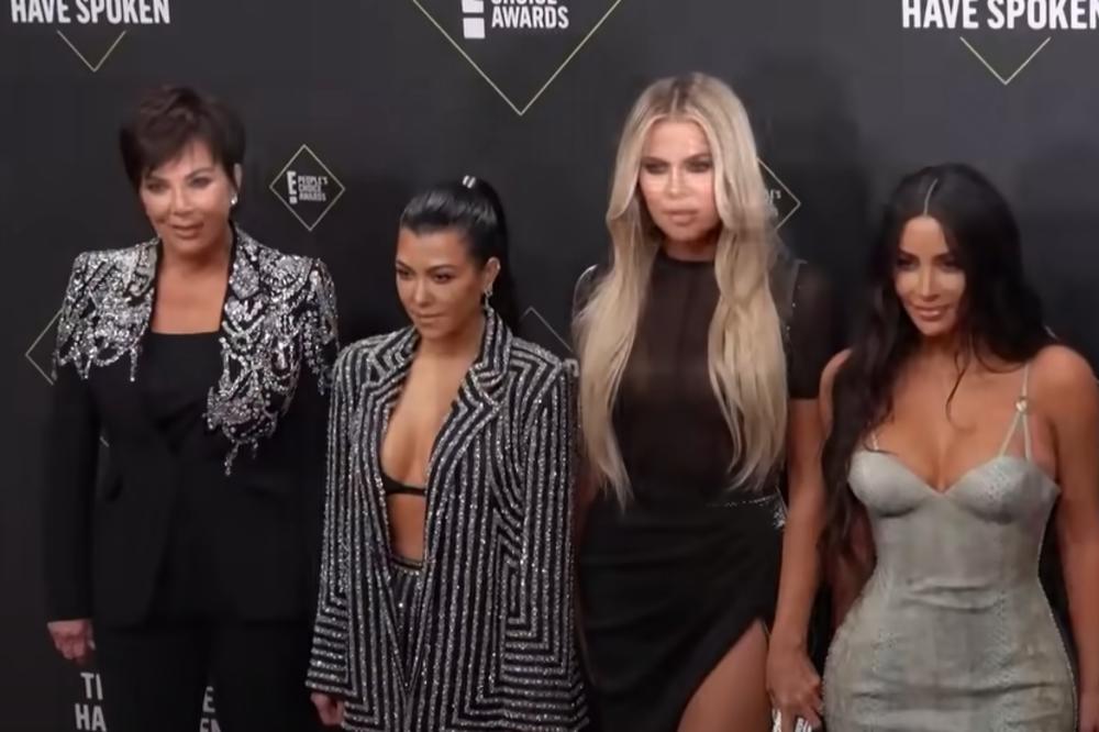 KIM SE OPROSTILA SA FANOVIMA NA INSTA PROFILU, VRLO EMOTIVNOM PORUKOM! Kraj posle 14.godina!ŠOK