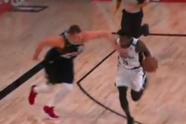 JOKIĆ UDARIO BEVERLIJA USRED UTAKMICE: Čekajte tek da vidite kako je ovaj reagovao... (VIDEO)