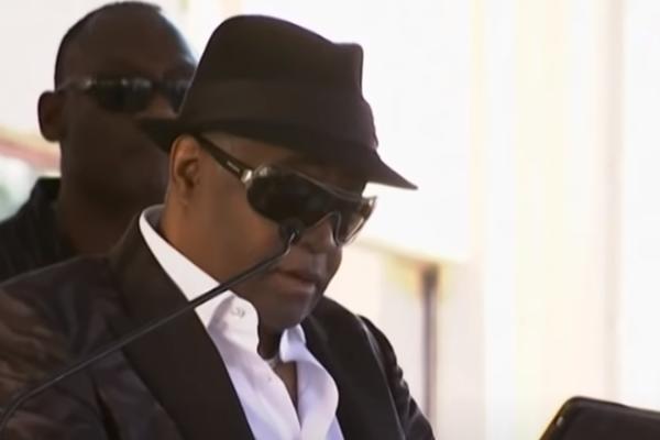 UMRO ČOVEK KOJI JE STVORIO JEDNU OD NAJPOZNATIJIH PESAMA NA SVETU: Nema ko je nije pevao (VIDEO)