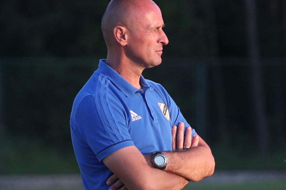 VESELINOVIĆ OPHRVAN PROBLEMIMA PRED MEČ SA ZVEZDOM: Čitave nedelje radili smo sa 8 igrača i golmanom Belićem!