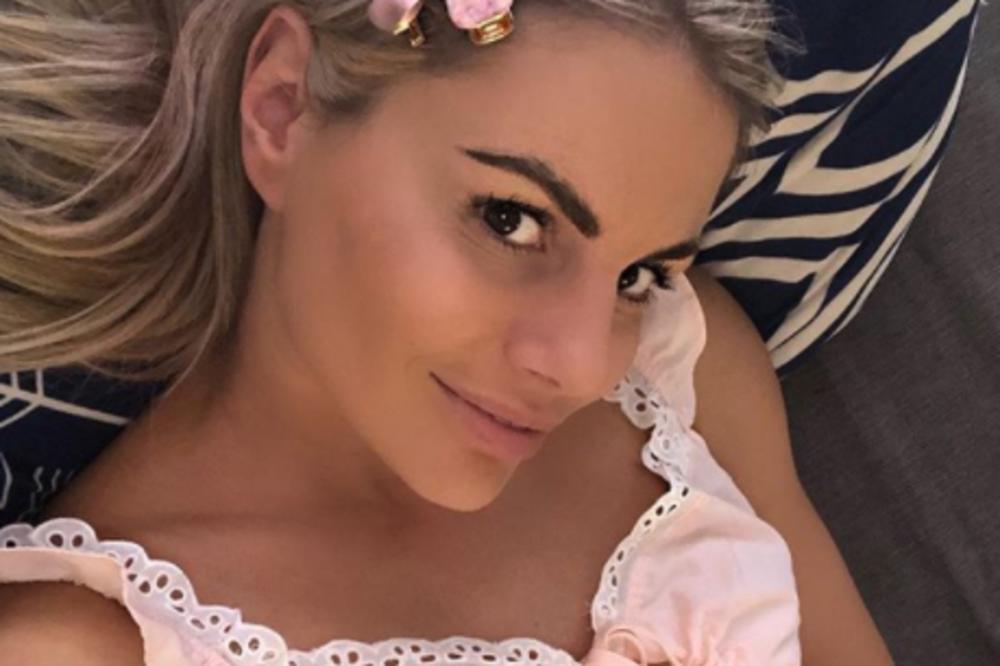 OVAKO DANAS IZGLEDA NAŠA MISICA KOJOJ JE ODUZETA TITULA NAJLEPŠE SRPKINJE! Sve se treslo zbog njenog skandala!