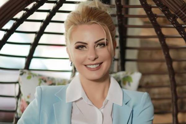 DUDA JE NAJZGODNIJA ALBANSKA POLITIČARKA: Bogata je samo tako, a izgleda... BOMBA