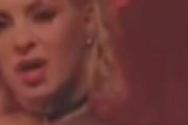 RAZBOLELA SE U ŠESTOM MESECU TRUDNOĆE, POČETAK RAKA IMALA, A BEBU IPAK DONELA NA SVET: Priča naše pevačice POTRESA!