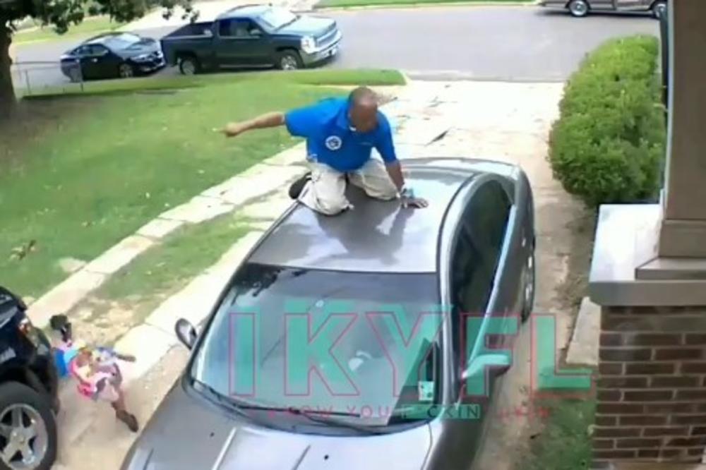 OVO JE NAJGORI OTAC NA SVETU, A MOŽDA I ŠIRE! Pas napao njega i ćerku, LIK PUSTIO DETE I POPEO SE NA AUTO! (VIDEO)