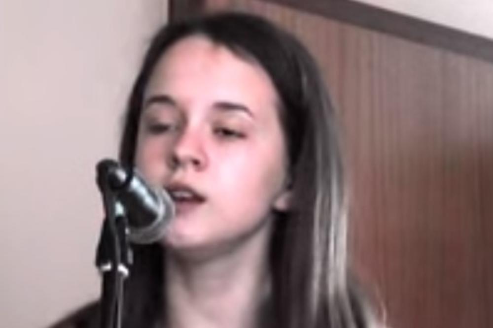 POJAVIO SE SNIMAK ŽENE OD SULTANA KAD JE IMALA 12 GODINA: Ljudi, DA LI JE MOGUĆE da OVU PESMU ovako peva? (VIDEO)