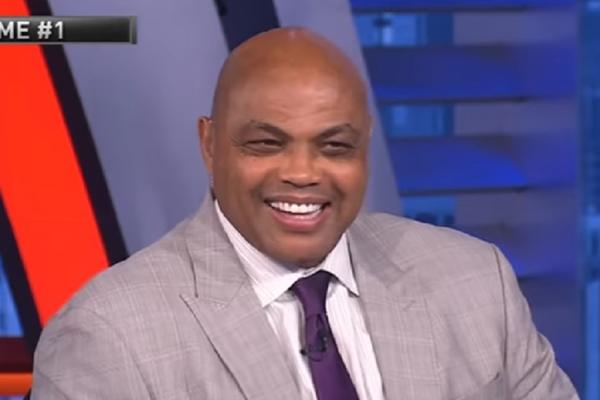 KAKO JOKIĆ REAGUJE KAD BARKLI KAŽE DA ĆE DENVER DA PRSNE 20 RAZLIKE? Nema ko se ne sprda S NBA legendom zbog toga!