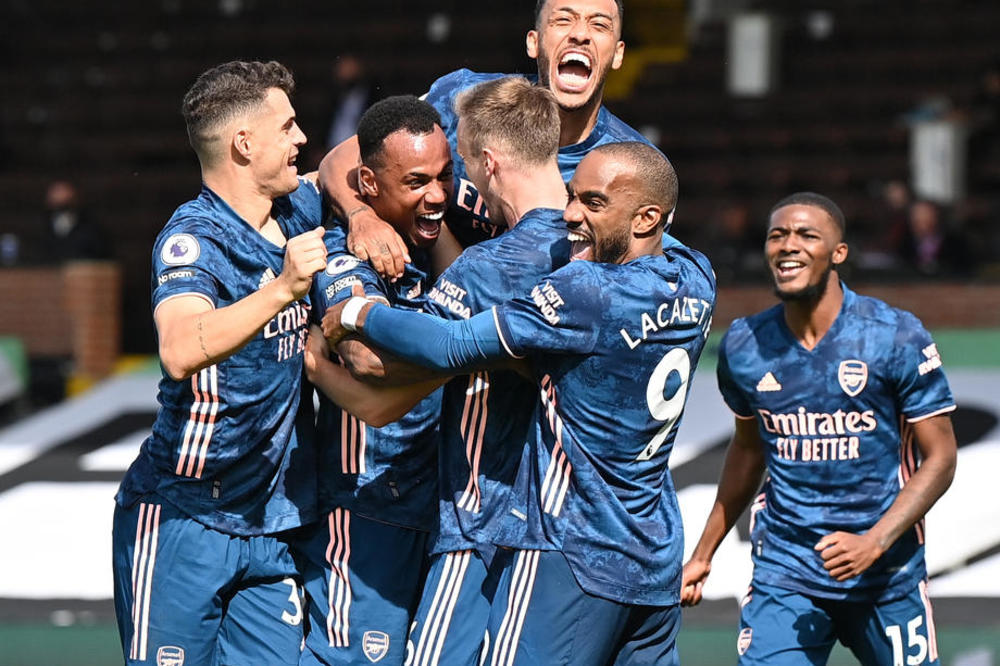 EVO ŠTA SE DESI KADA OSTAVIŠ MITRA NA KLUPI: Ovaj Arsenal može mnogo! (VIDEO)