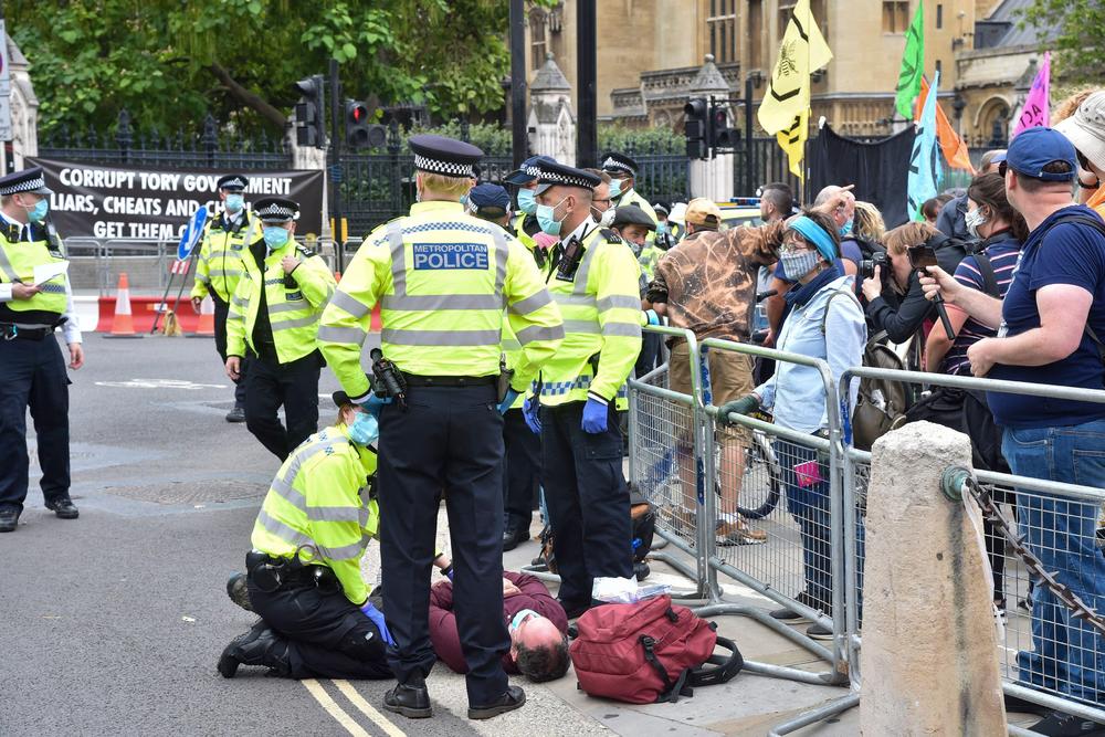 Nekoliko osoba izbodeno nožem, uhapšena jedna žena! Užas u Londonu