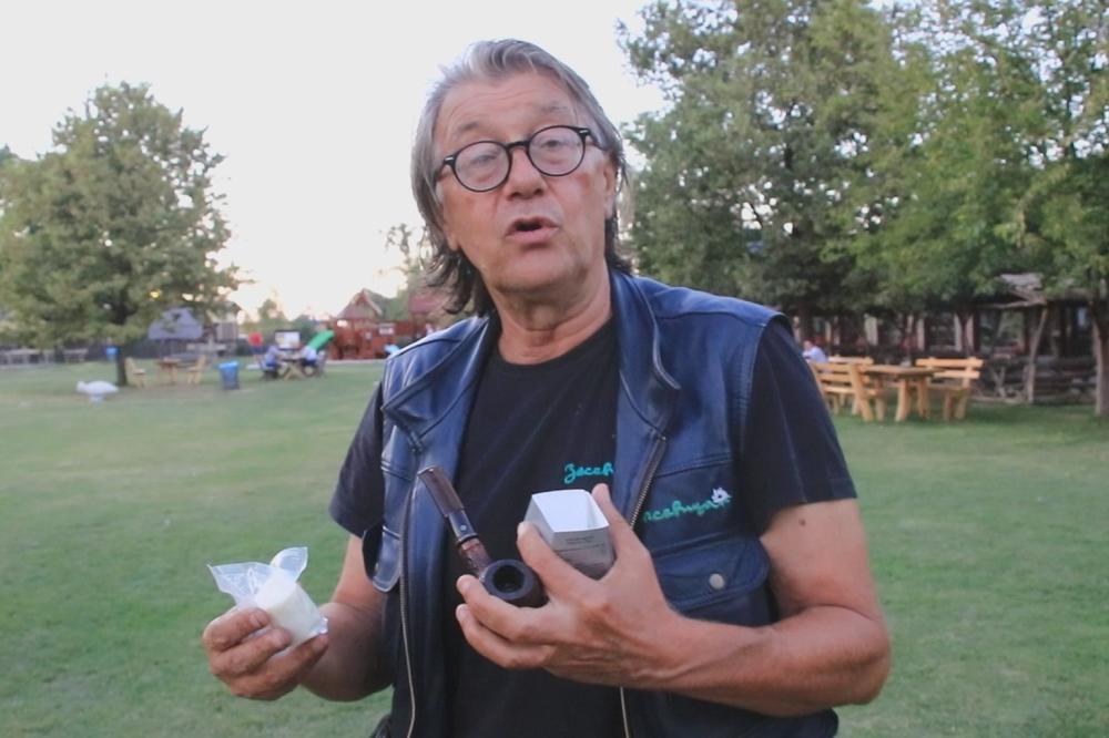 SLOBODAN PRAVI NAJSKUPLJI SIR NA SVETU: Košta 3.000 dolara po kilogramu, a nema šta ne leči! (FOTO)